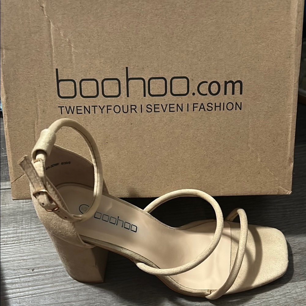 Boohoo Women's Tan Block Heel Sandals